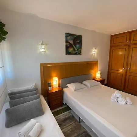 The Concierge - Pool Choromar Apartment