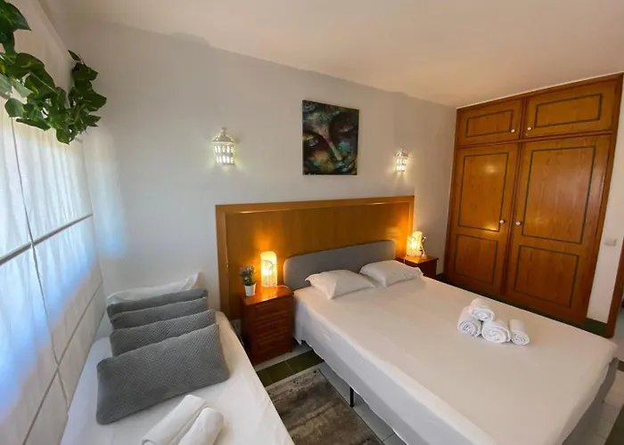 The Concierge - Pool Choromar Apartman