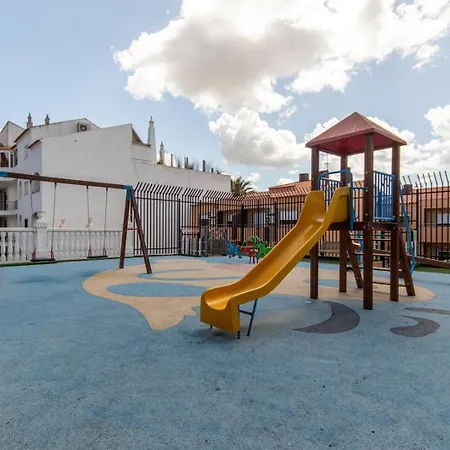 The Concierge - Pool Choromar *